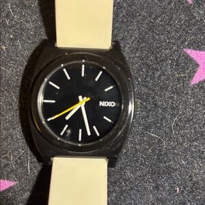 Nixon Black and Cream men’s watch the Time Teller new battery 2 tone